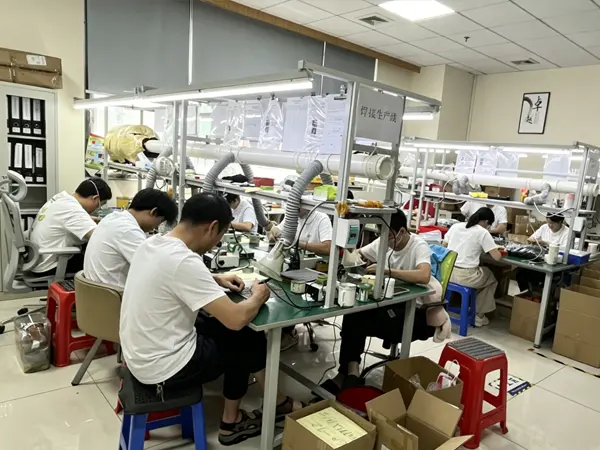 Modern üretim hatları aracılığıyla anten kalitesinin yeni standardını tanımlayın